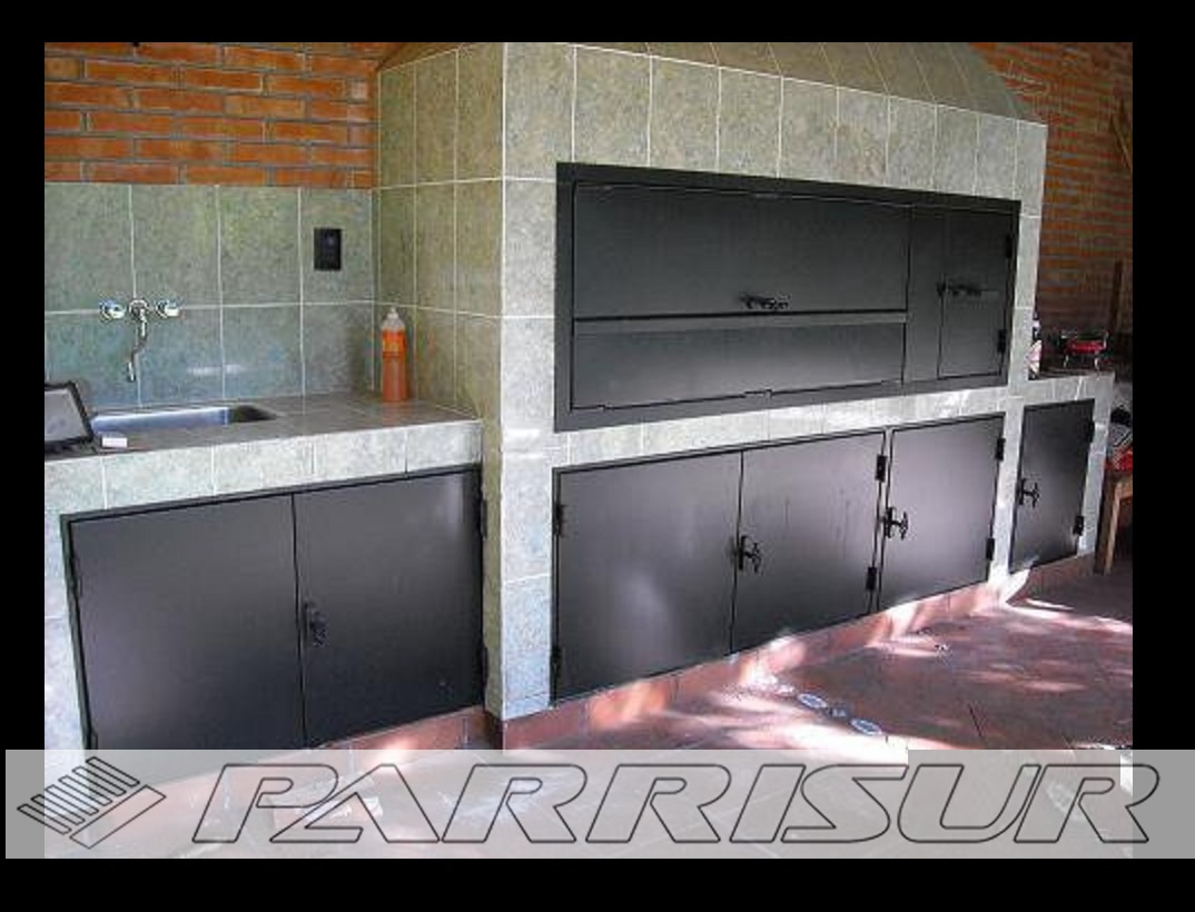 Detalle de frente combinado parrilla y fogonero